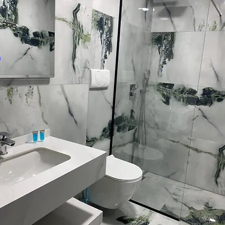 Leodori 2 Shengjin (Lezhe)