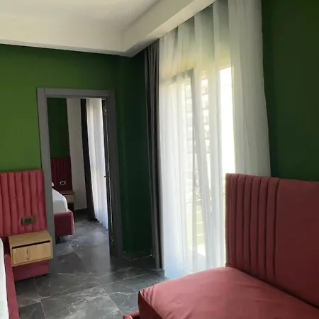 Leodori 2 Shengjin (Lezhe)